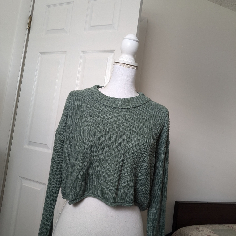 Wild Fable cropped sweater M green